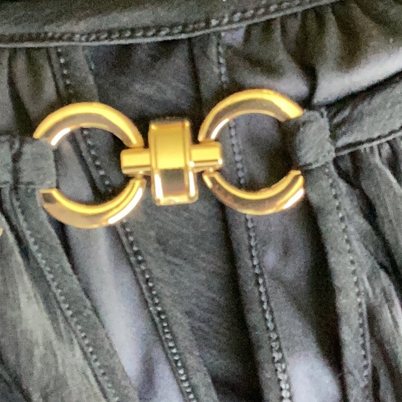 ⚜️ SIMPLY DIVINE BLACK BLOUSE w/GOLD HARDWARE @NECK IN BACK NWOT Sz XL- 1X IMO - Picture 3 of 16